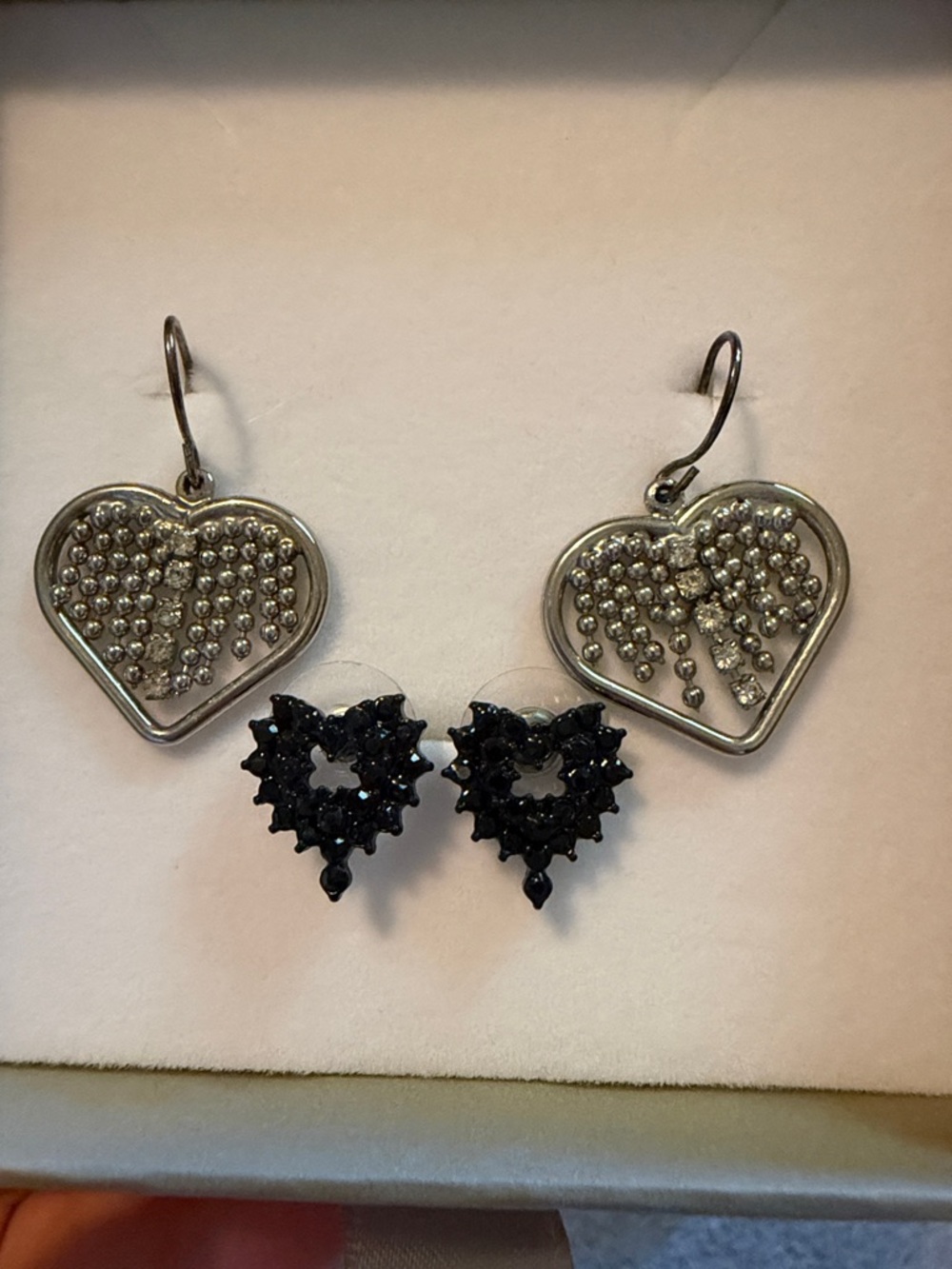 2 sets Heart Earrings Silver and Black